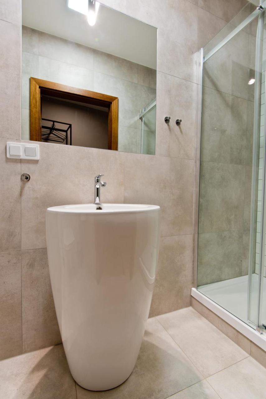 Apartsuites I Sorau Żary Eksteriør billede Bathroom