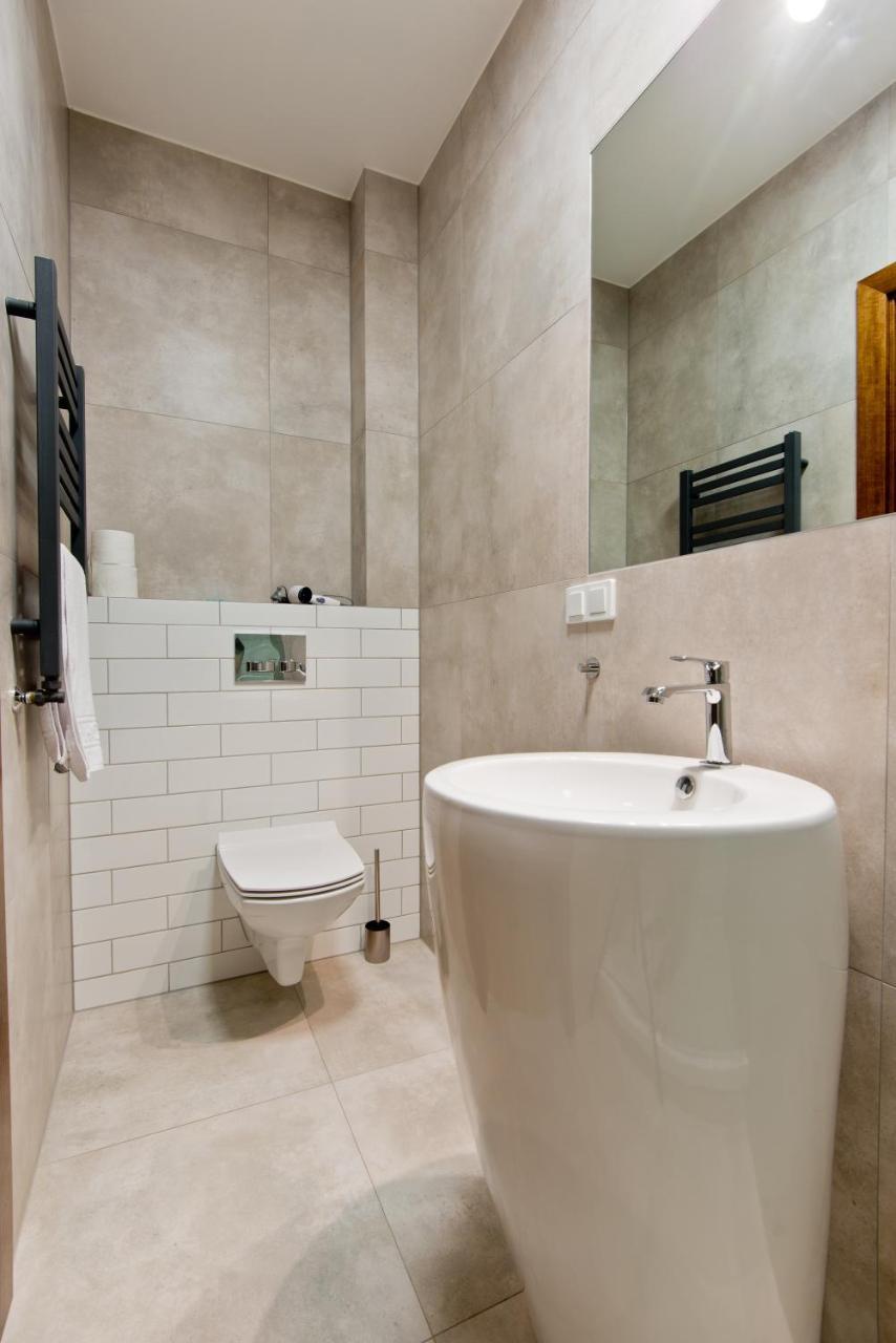 Apartsuites I Sorau Żary Eksteriør billede Bathroom