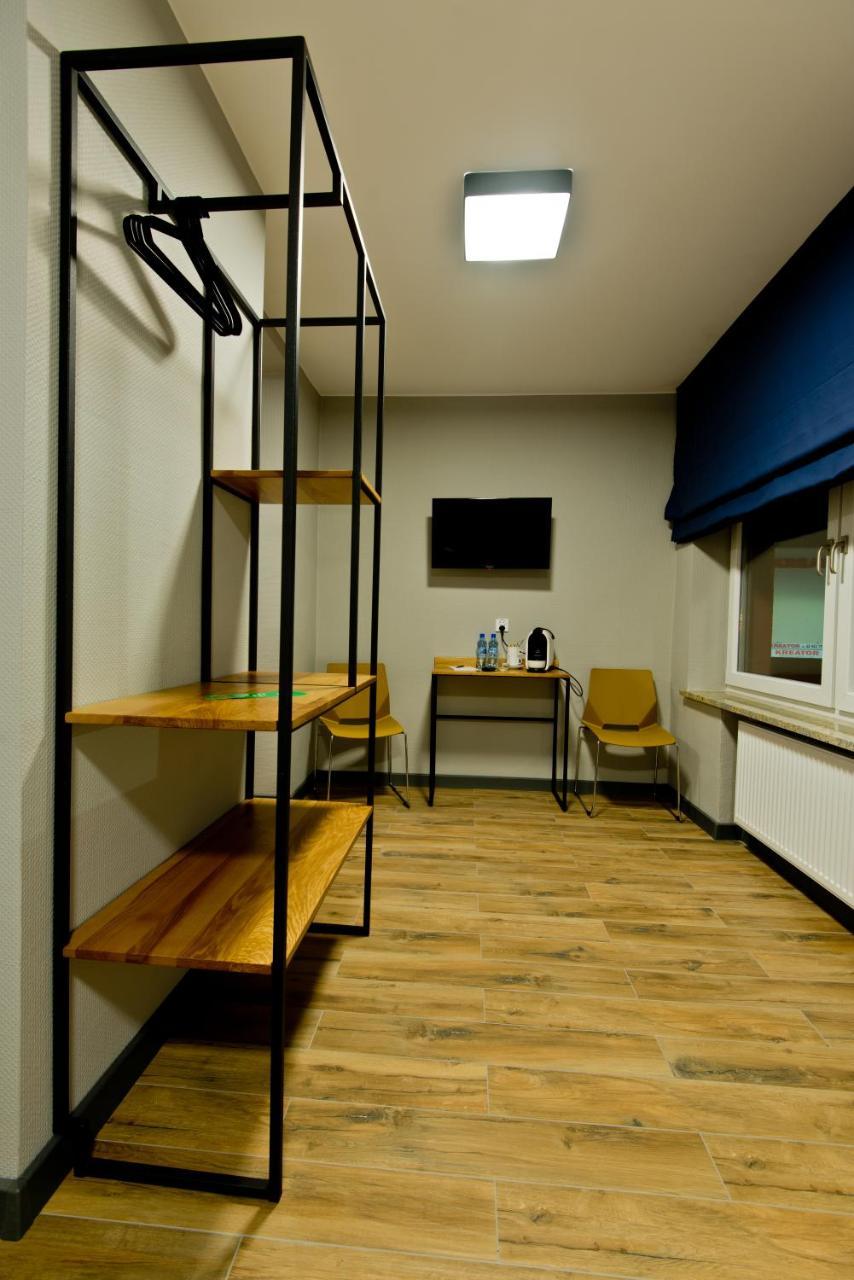 Apartsuites I Sorau Żary Eksteriør billede A room at the hostel